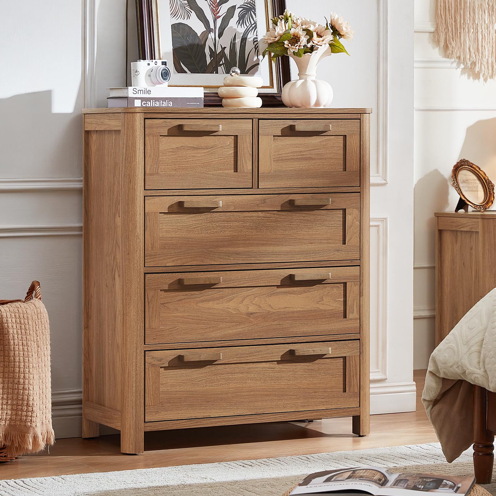 Farmhouse 5 Drawer Dresser for Bedroom, Chest of Drawers with 5 Deep Drawer & 4 Thickened Table Legs, Walnut