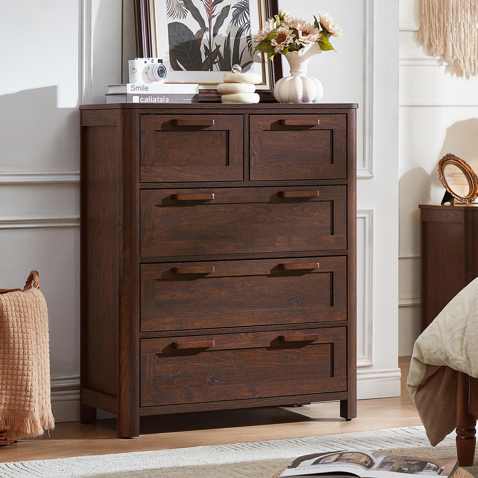 Farmhouse 5 Drawer Dresser for Bedroom, Chest of Drawers with 5 Deep Drawer & 4 Thickened Table Legs, Walnut